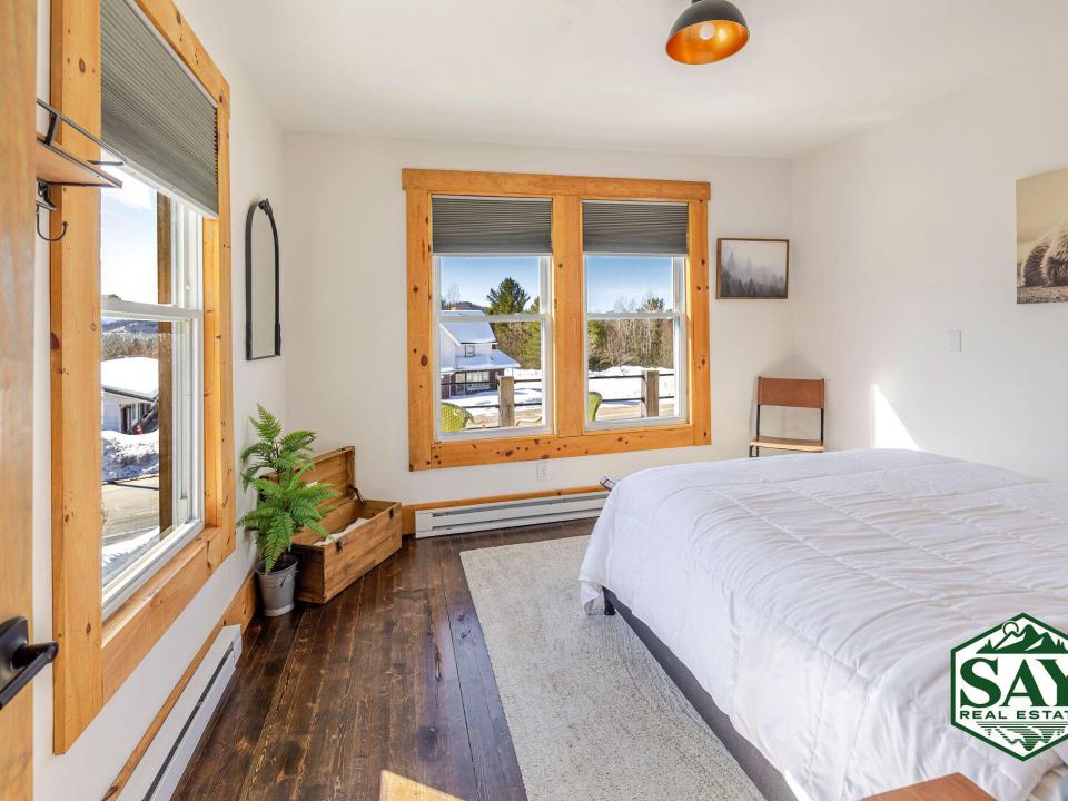 Ground_016_JC3_5956_edit_SAYbranded