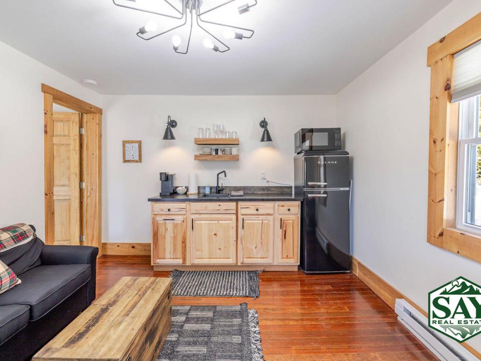 Ground_021_JC3_5976_edit_SAYbranded