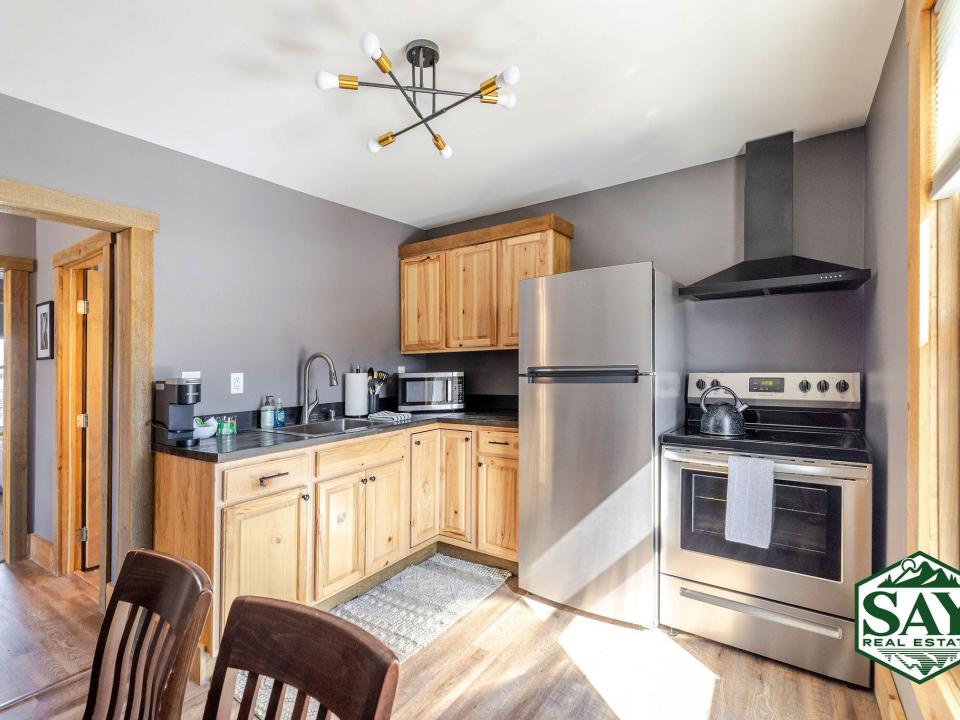 Ground_031_JC3_6016_edit_SAYbranded