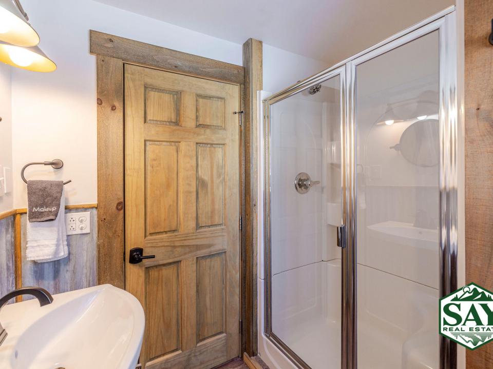 Ground_033_JC3_6024_edit_SAYbranded