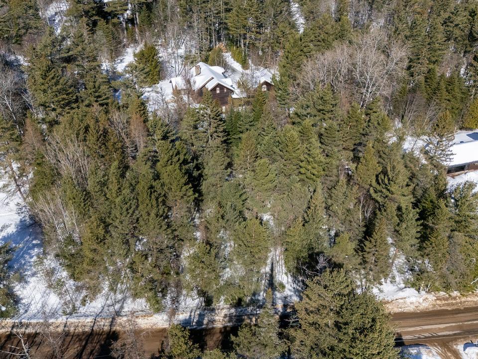 LandOnCobbleHillRoad_A_Mid_Lot_M