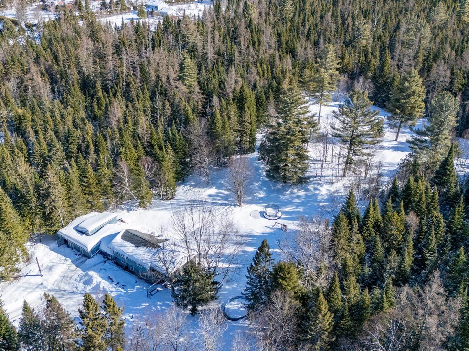 VermontvilleHomeOnRoute3_A_Exterior_Mid_