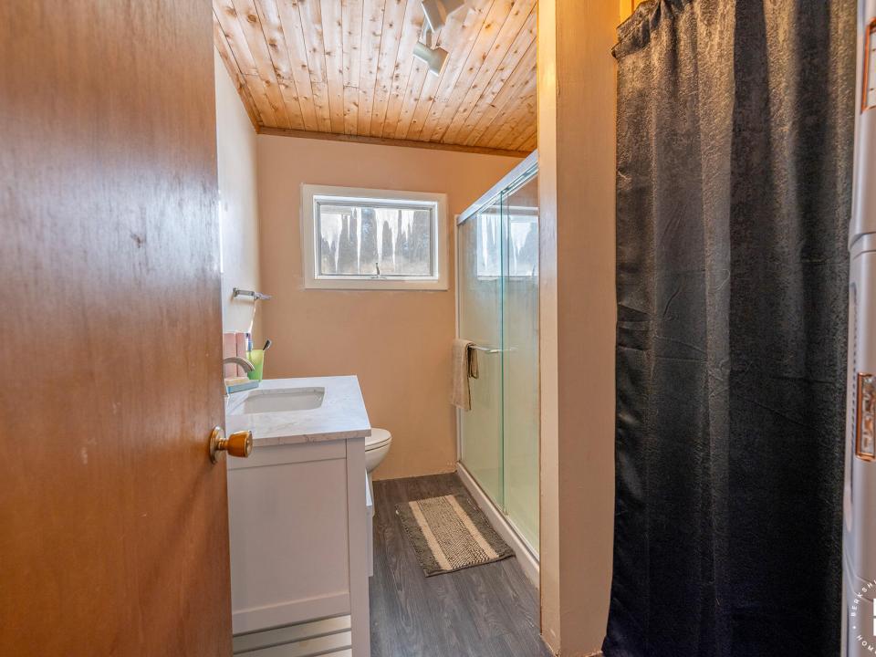 VermontvilleHomeOnRoute3_Bathroom