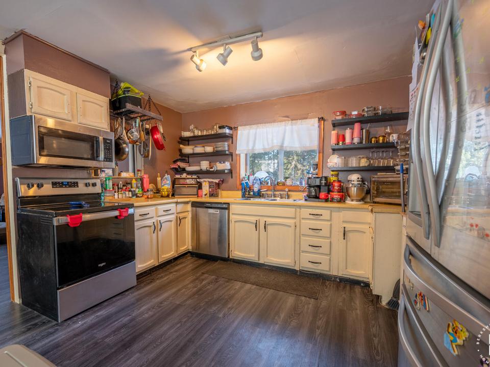 VermontvilleHomeOnRoute3_Kitchen