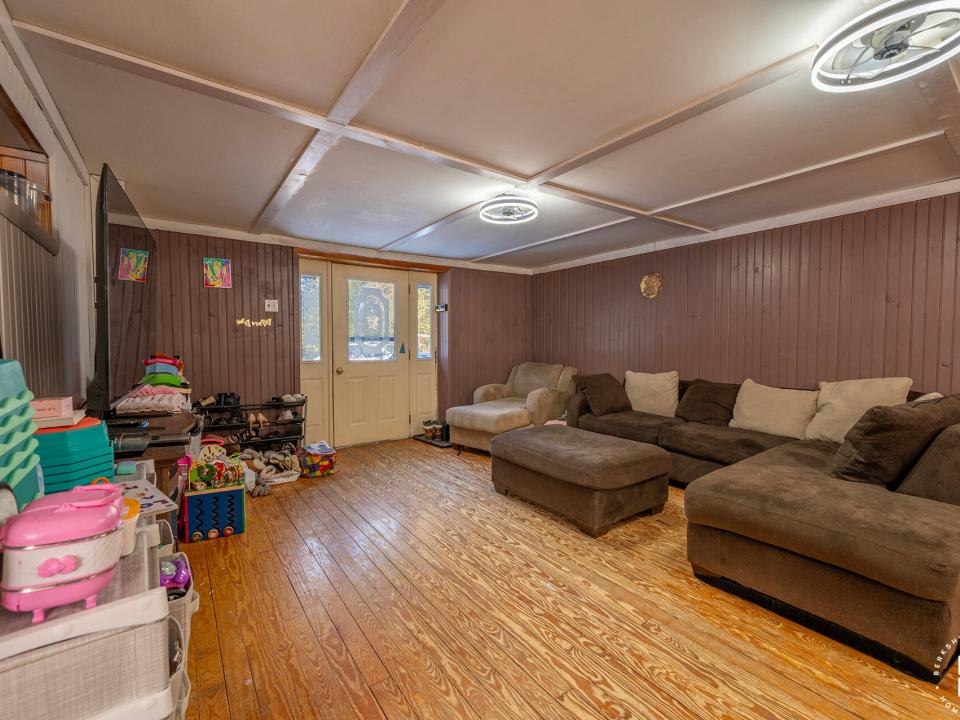 VermontvilleHomeOnRoute3_LR_FrontDoor