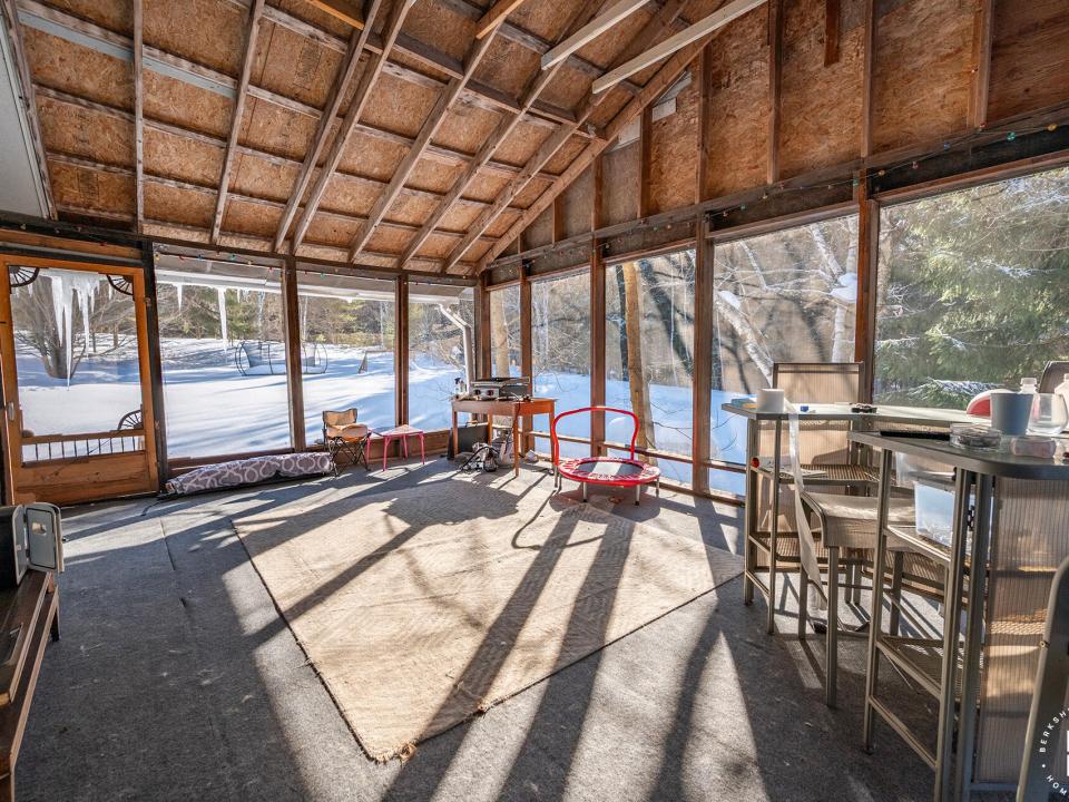 VermontvilleHomeOnRoute3_ScreenedPorch_R