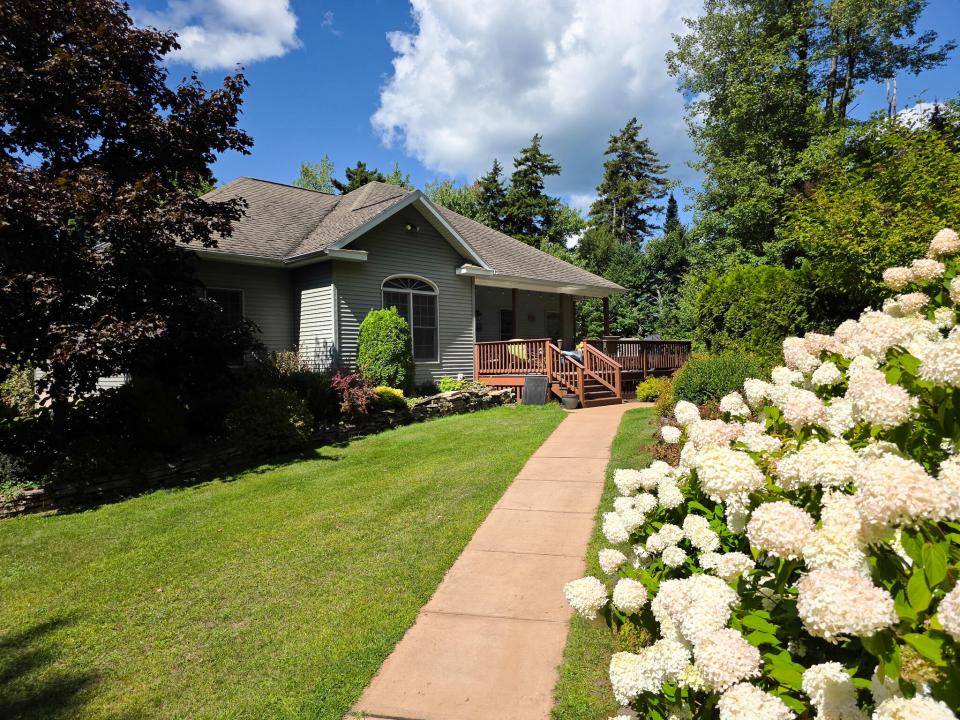 LB 14 Tamarack Dr-12