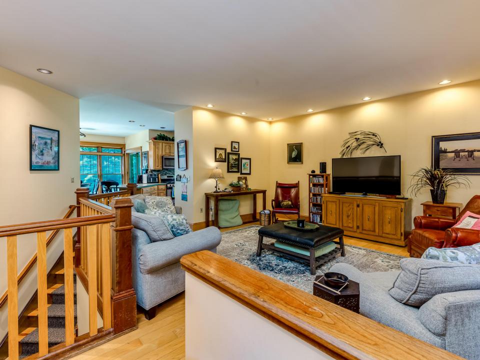 LB 14 Tamarack Dr-35