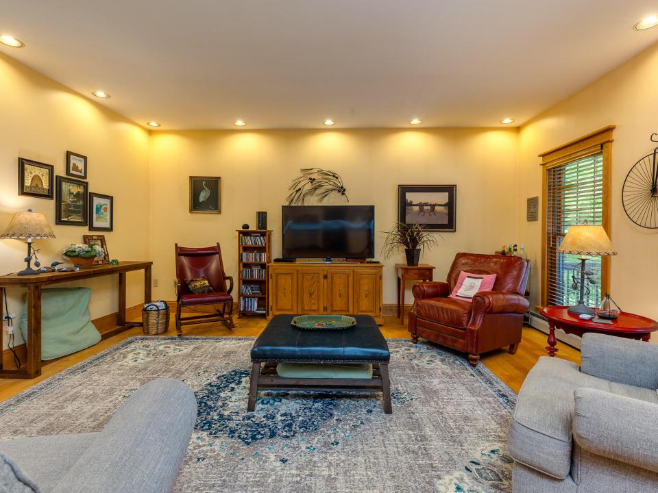 LB 14 Tamarack Dr-36