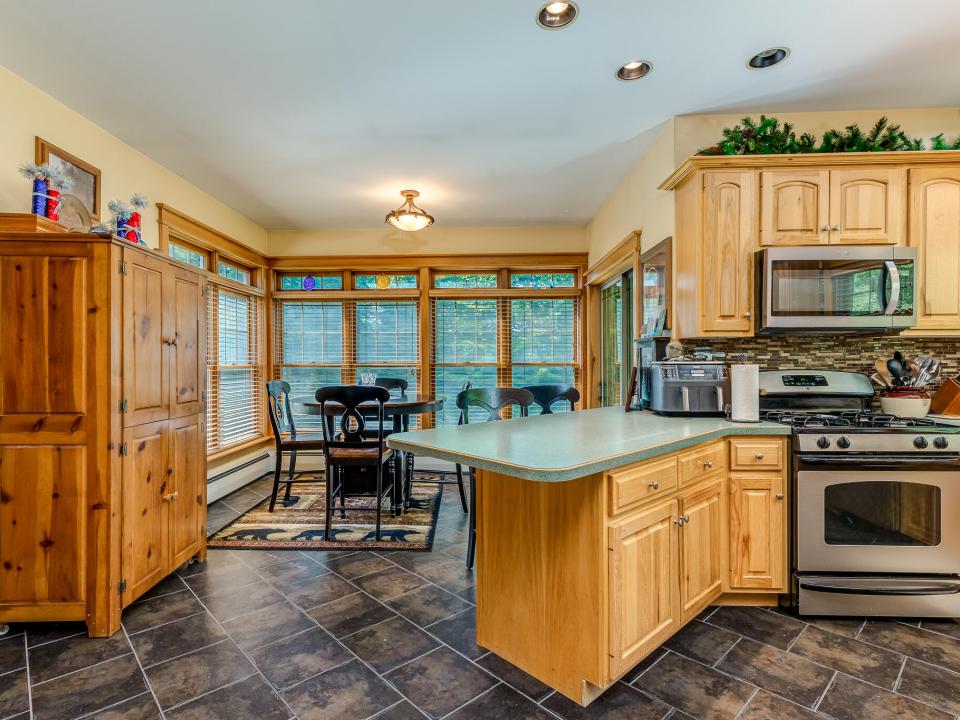 LB 14 Tamarack Dr-40