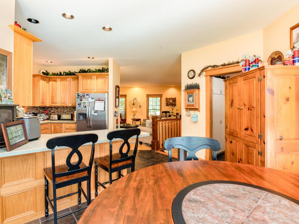 LB 14 Tamarack Dr-45