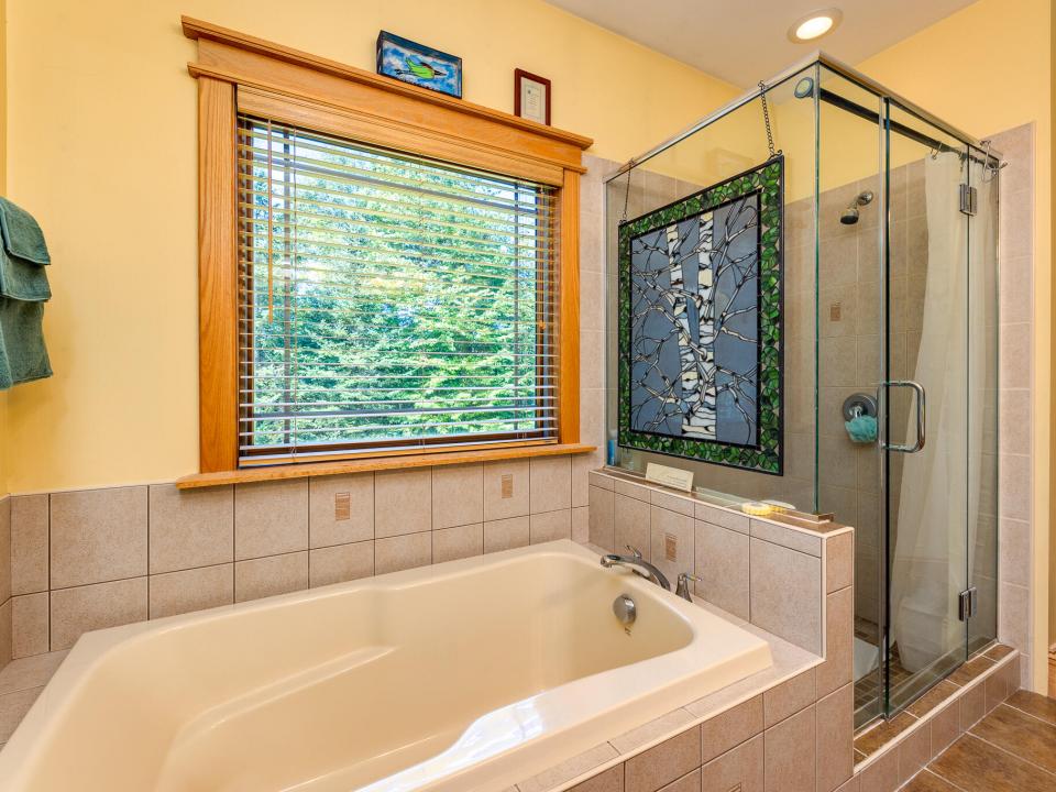 LB 14 Tamarack Dr-26