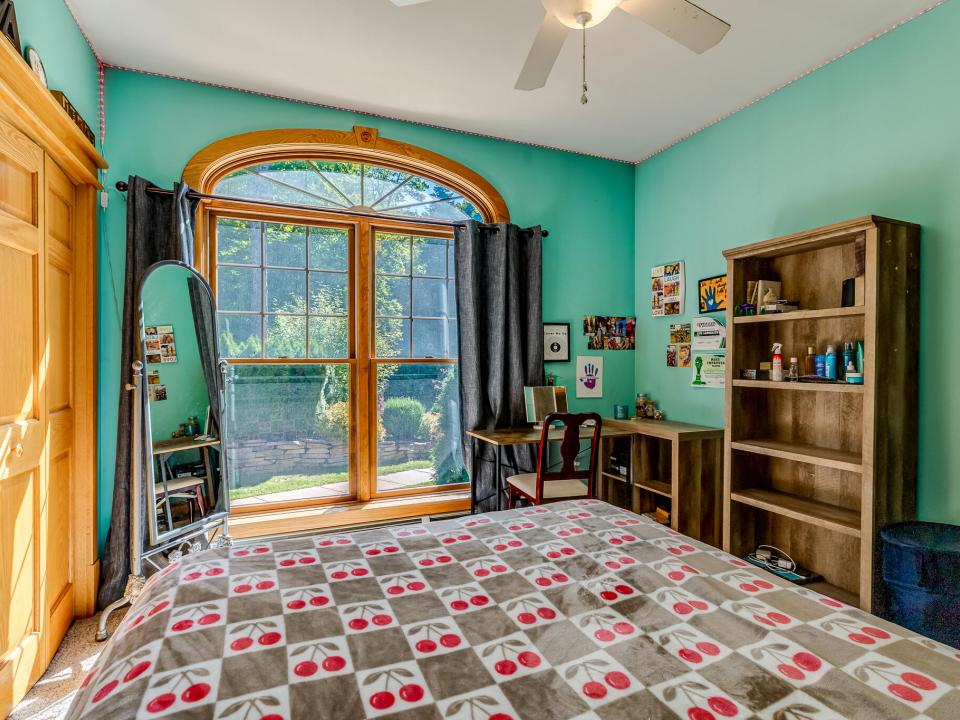 LB 14 Tamarack Dr-30