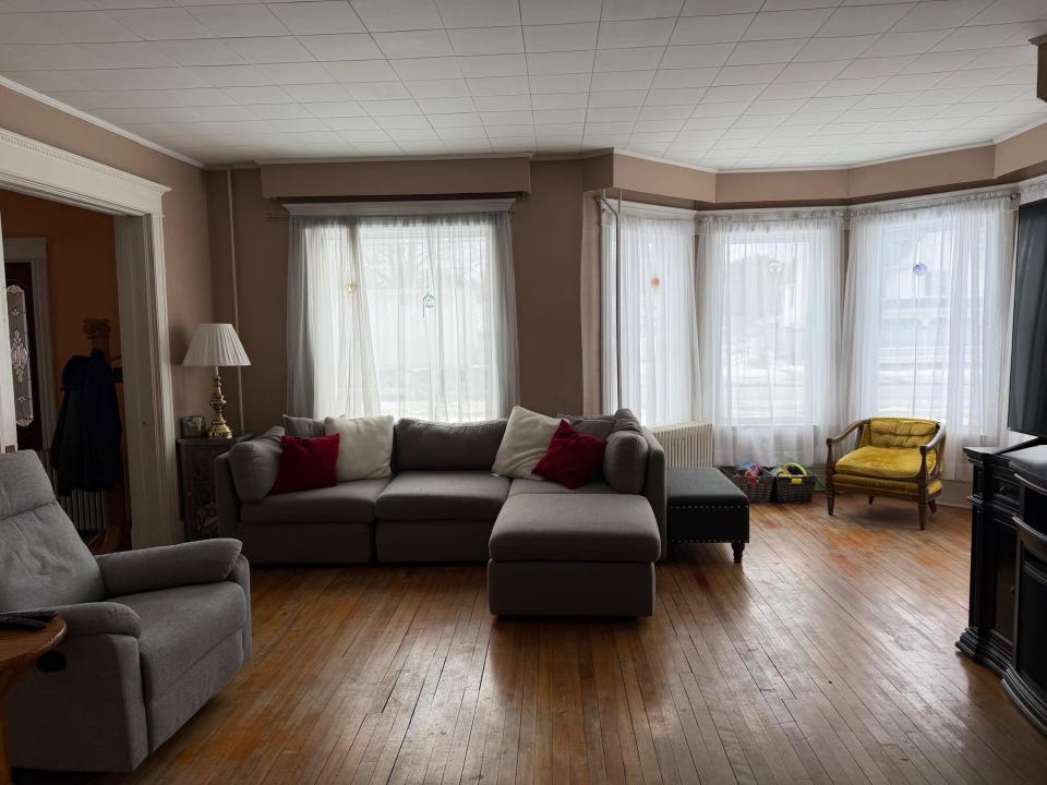 3012 Main Livingroom 1