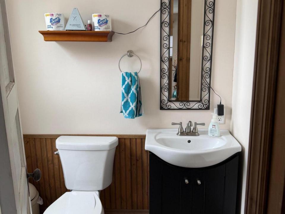 3012 Main half bath