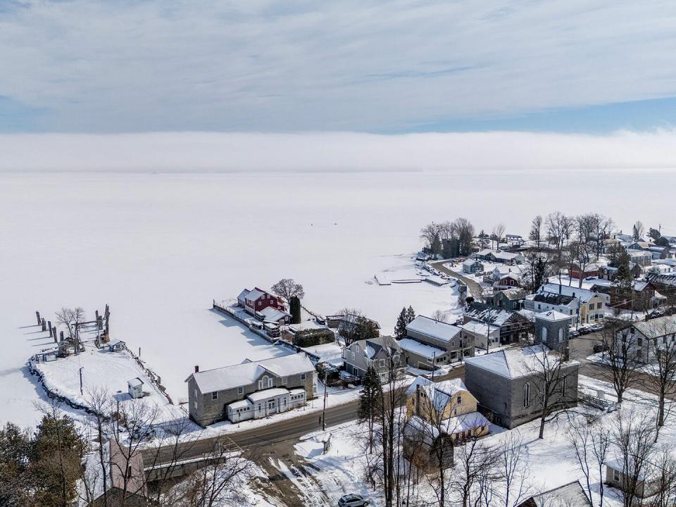 EssexHomeNearTheFerry_A_Exterior_Back_L