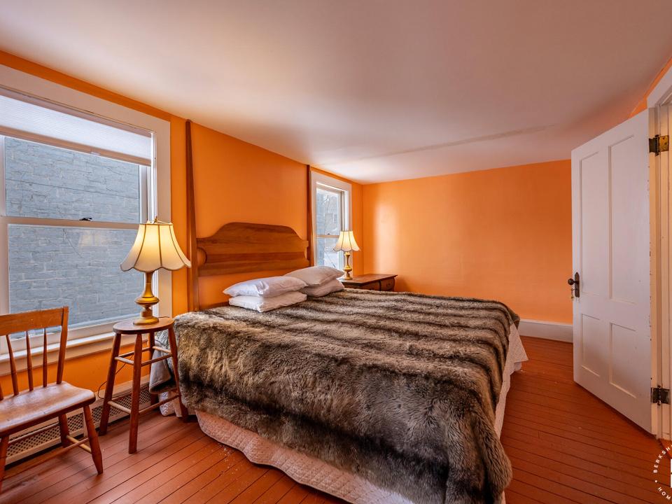 EssexHomeNearTheFerry_Bedroom1