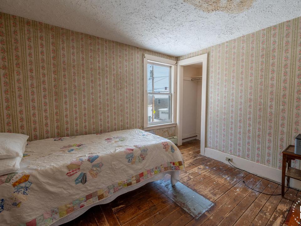 EssexHomeNearTheFerry_Bedroom4