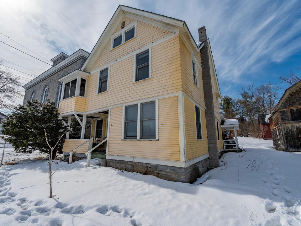 EssexHomeNearTheFerry_Exterior_House