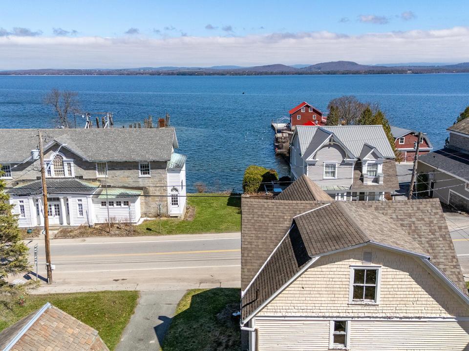 EssexHomeWithLakeViews_S_A_Roof_Lake