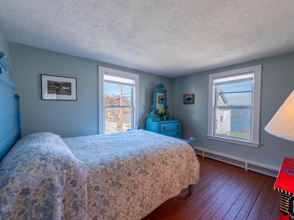 EssexHomeWithLakeViews_S_Bedroom3