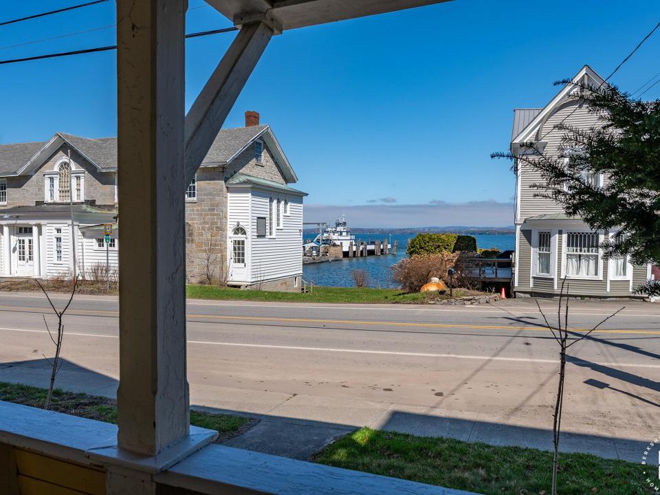 EssexHomeWithLakeViews_S_CoveredPorch_Vi