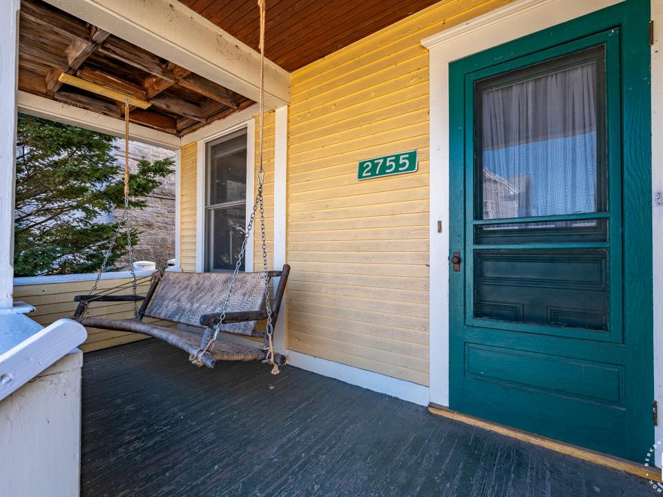 EssexHomeWithLakeViews_S_CoveredPorch