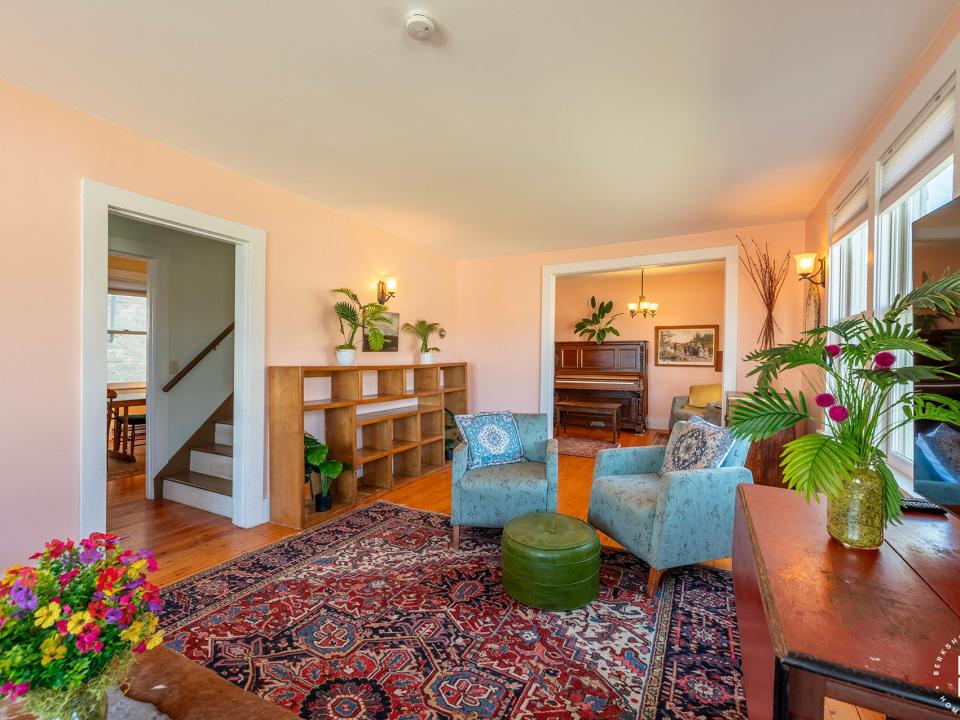 EssexHomeWithLakeViews_S_LR_To_Piano