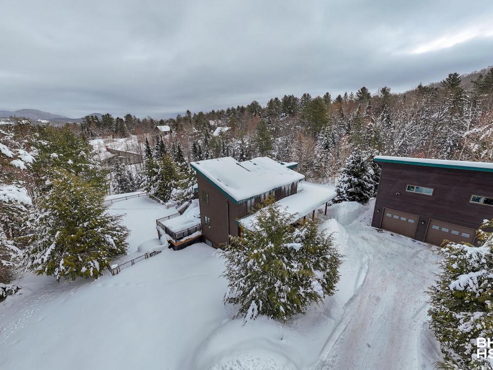 GorgeousHomeOnAveryville_A_Exterior_WA