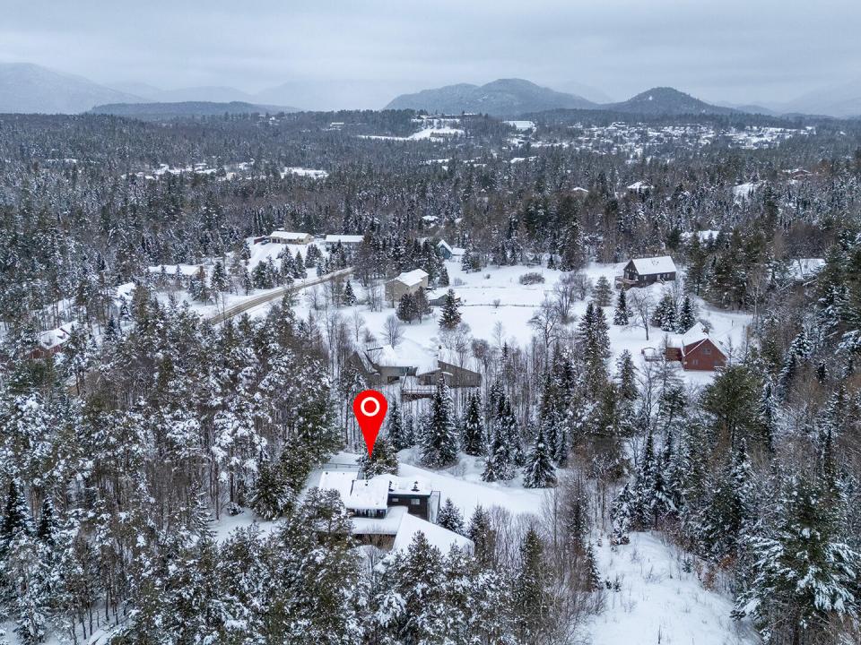 GorgeousHomeOnAveryville_A_Property_Fron