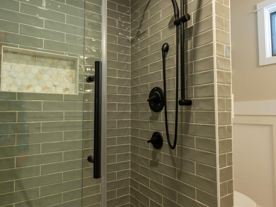 GorgeousHomeOnAveryville_Bathroom1_Showe