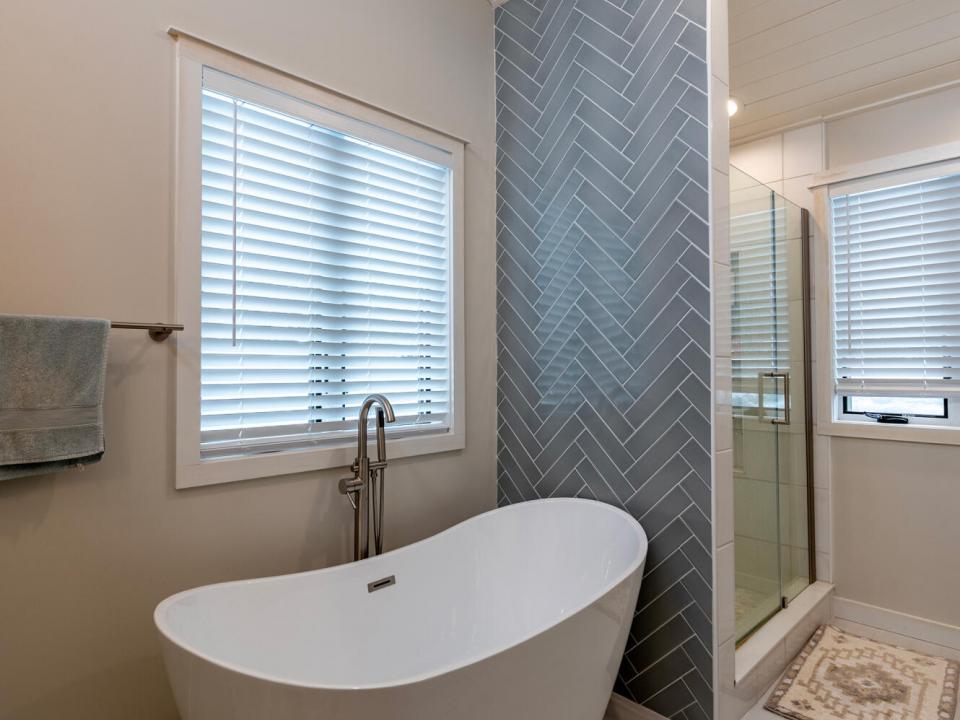 GorgeousHomeOnAveryville_Bathroom2_V