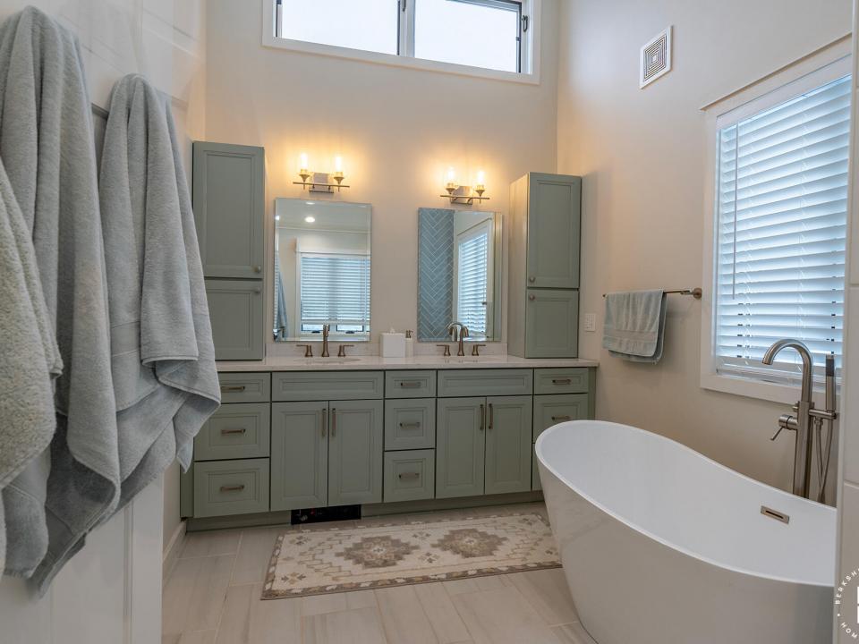 GorgeousHomeOnAveryville_Bathroom2