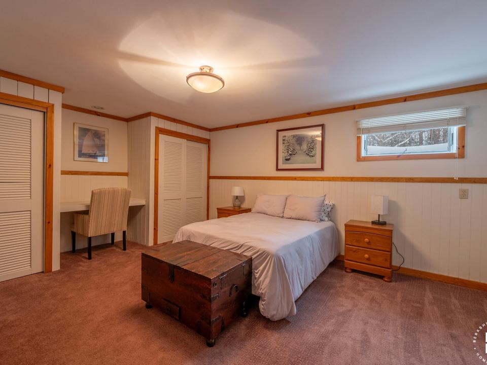 GorgeousHomeOnAveryville_Bedroom3