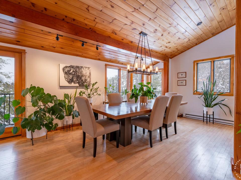 GorgeousHomeOnAveryville_DR