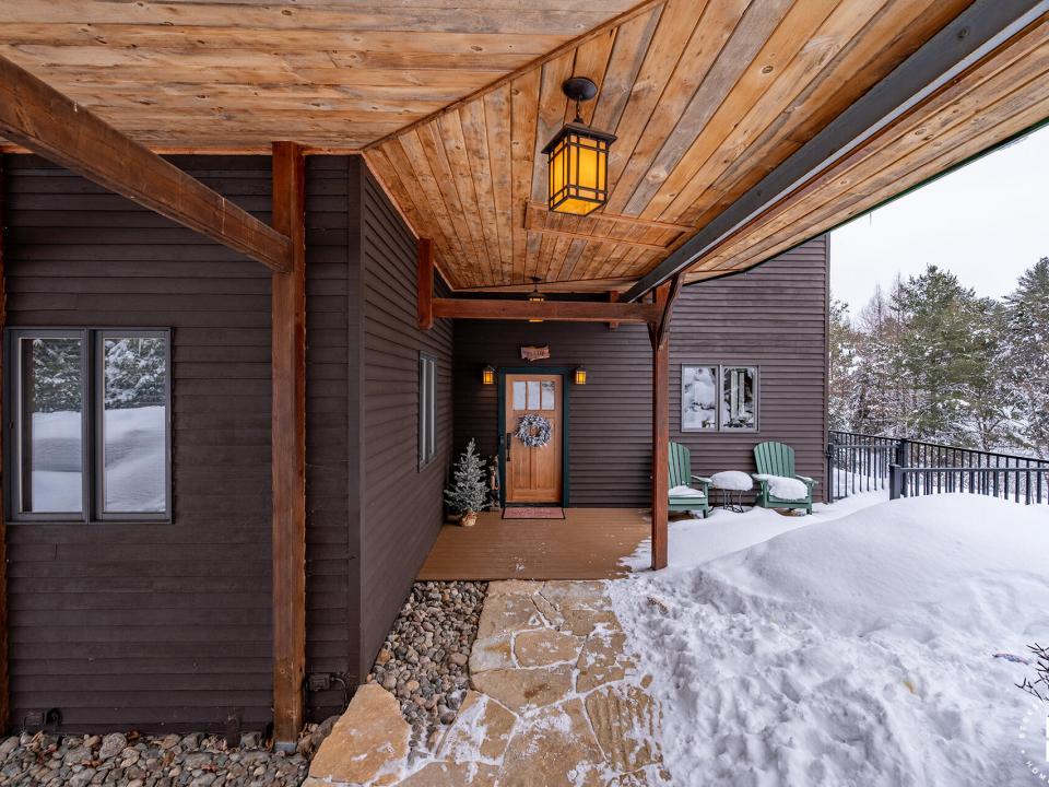 GorgeousHomeOnAveryville_FrontEntry