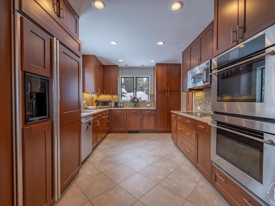 GorgeousHomeOnAveryville_Kitchen