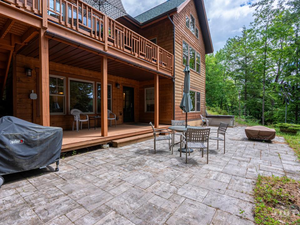 163 Riverside Dr SL-9