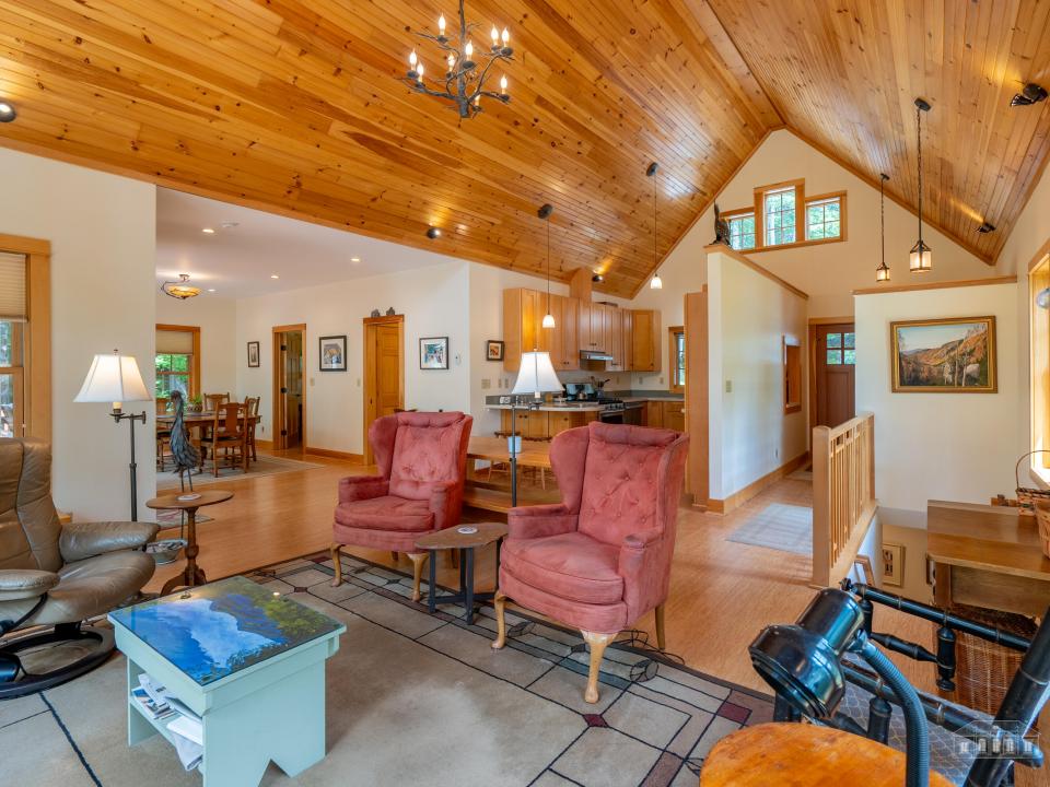 163 Riverside Dr SL-31