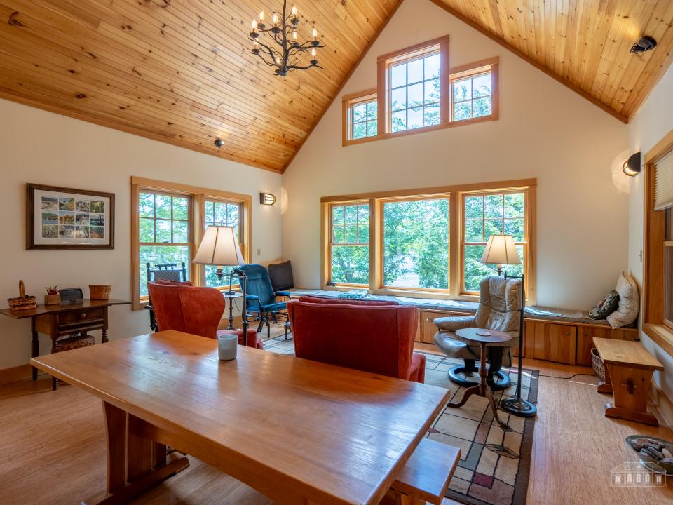 163 Riverside Dr SL-33