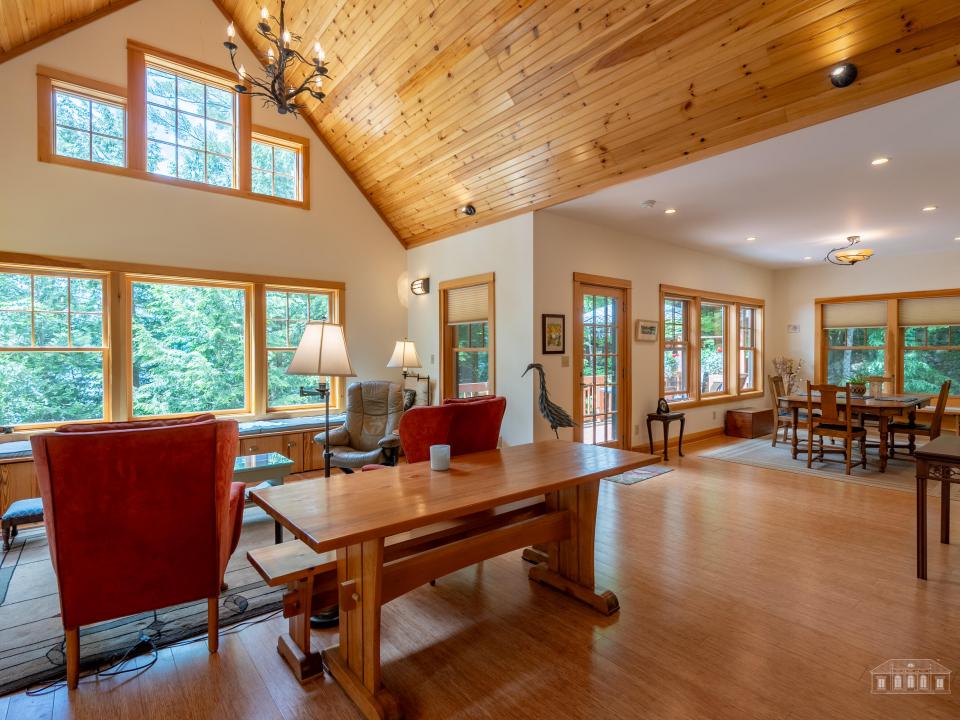 163 Riverside Dr SL-34