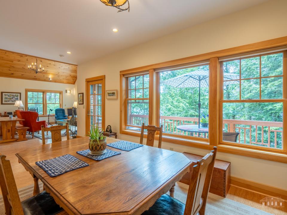 163 Riverside Dr SL-36