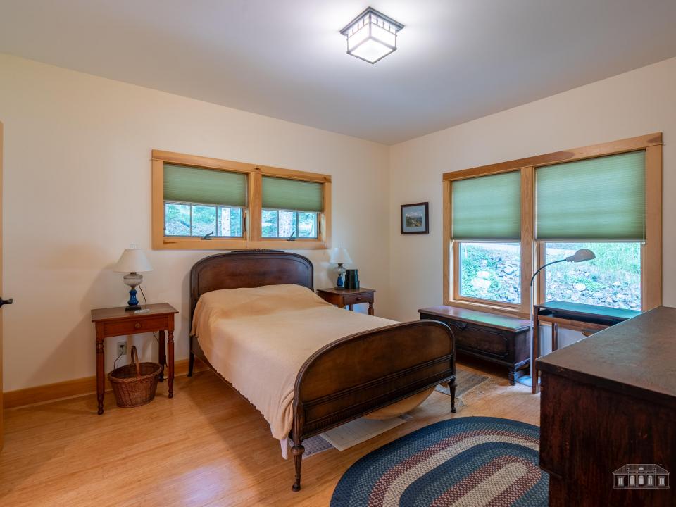 163 Riverside Dr SL-41