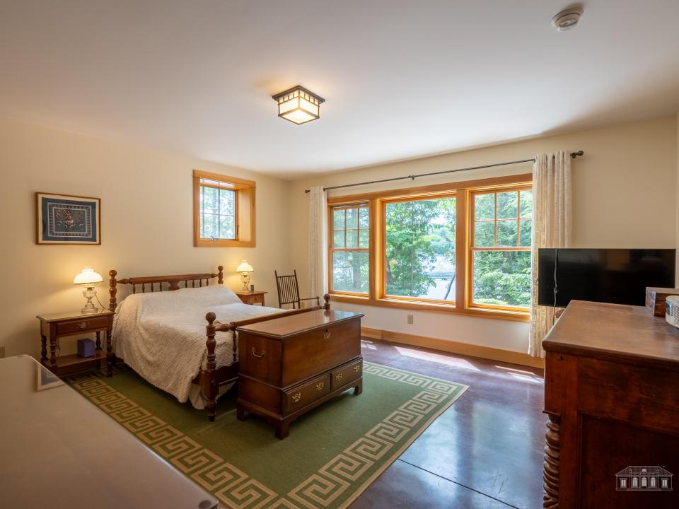 163 Riverside Dr SL-48