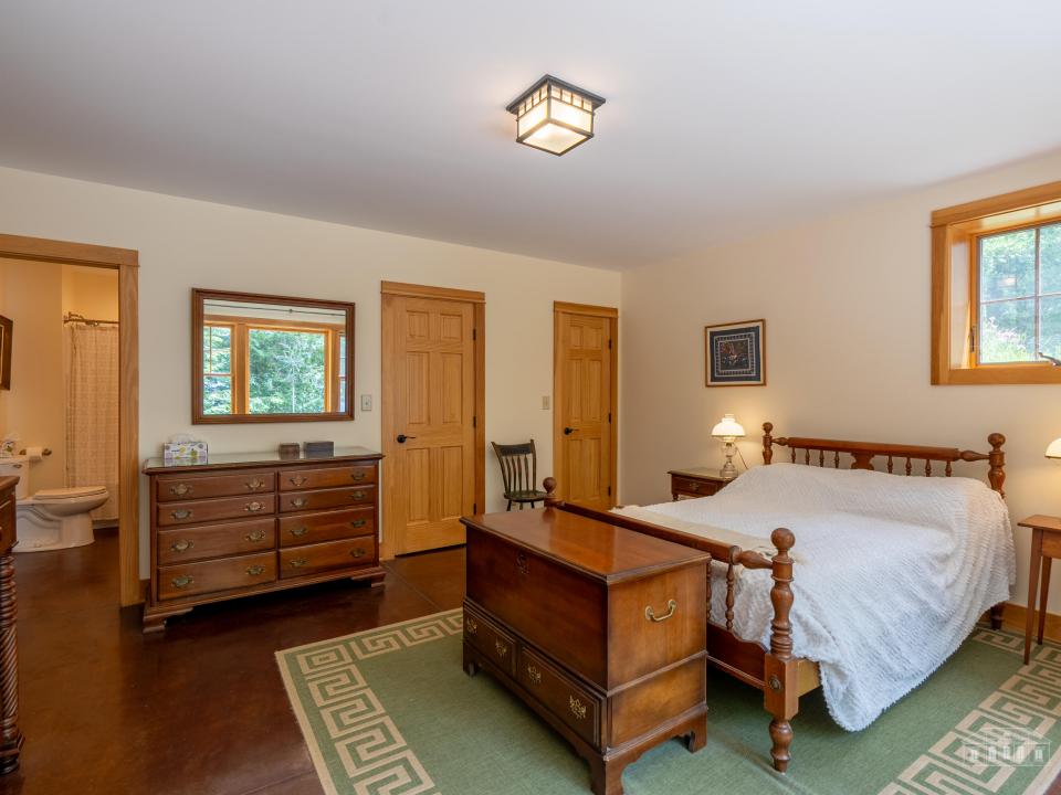 163 Riverside Dr SL-50