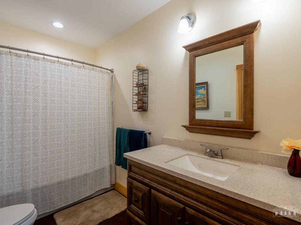 163 Riverside Dr SL-52