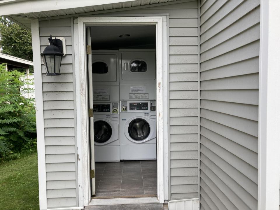 Laundry (2)