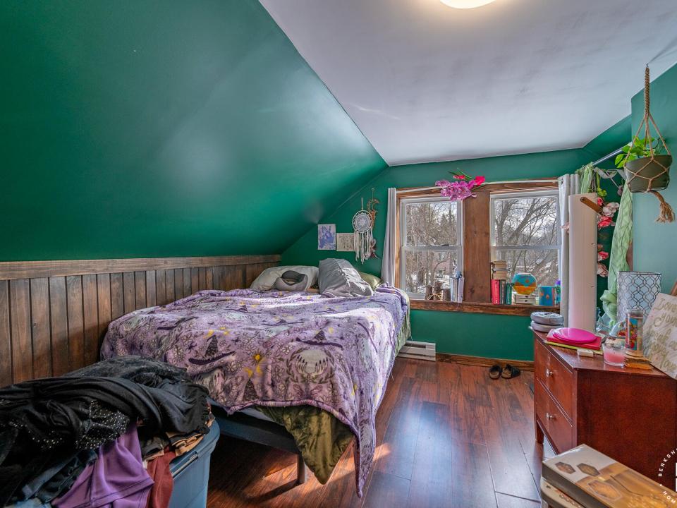 CozyTupperLakeHome_Bedroom1