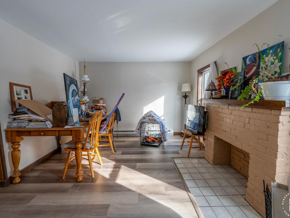 CozyTupperLakeHome_Den