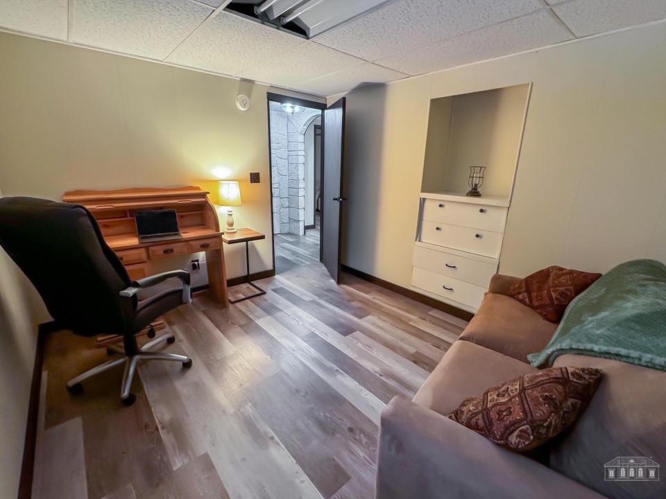 48 Tara Dr SL-33